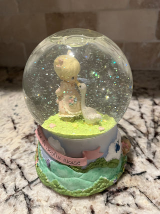 Vintage Precious Moments Musical Joyful Noise Snow Globe