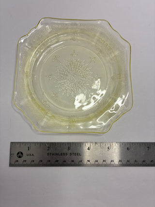 Vintage Uranium Glass Plate – Glows Under UV