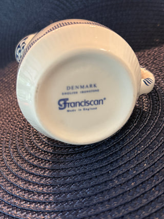 Churchill creamer