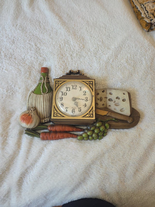 Vintage 1978 New Haven Quartz Wall Clock Wine Cheese Kitchen Decor Retro MCM 70s
