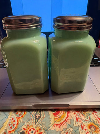 Green Jadeite Depression Style Glass Salt & Pepper Shakers Vintage Kitchen