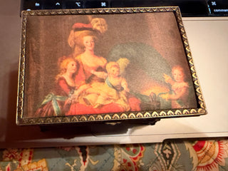 Vintage Hinged Trinket Box Maria Antonette Et Ses Enfants Vigee Le Brun