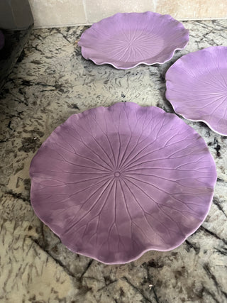 5 Vintage Metlox Potteries “Lotus” Lavendar Plates