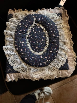 Vtg Floral Lace Trimmed Scrapbook album