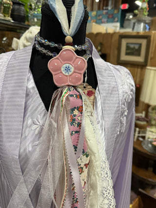 Rose colored Flower - shaker tassel