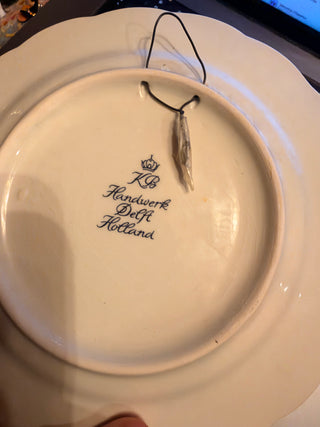 Delft's Blue hand painted made in Holland by Agro round 7.5"