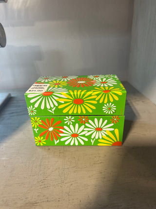 VTG flower power recipe box w/dividers