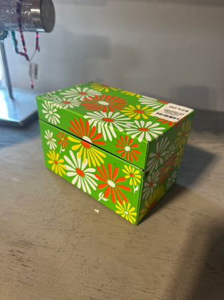 VTG flower power recipe box w/dividers
