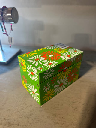 VTG flower power recipe box w/dividers