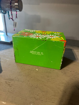 VTG flower power recipe box w/dividers