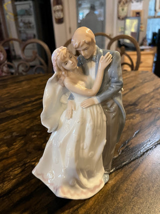 Porcelain Collectable Bride and Groom Figurine RSV