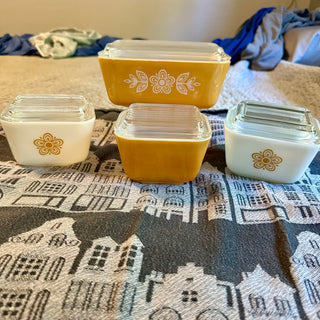 Vintage Pyrex Butterfly Gold Refrigerator Dish Set (8 pieces)