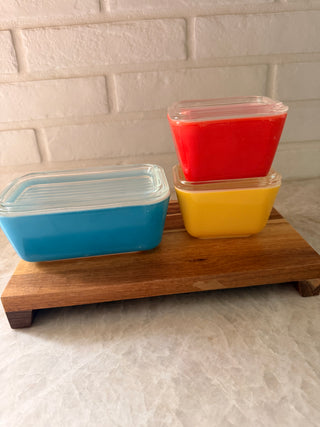 Pyrex primary color refrigerator storage dishes