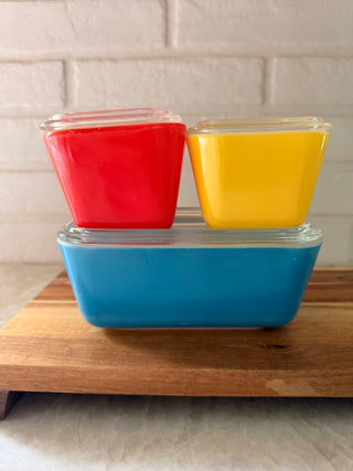Pyrex primary color refrigerator storage dishes