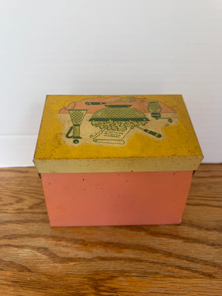 1950s/60s recipe box with recipes