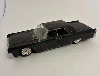 Built 1961 Lincoln Continental Model Car Kit