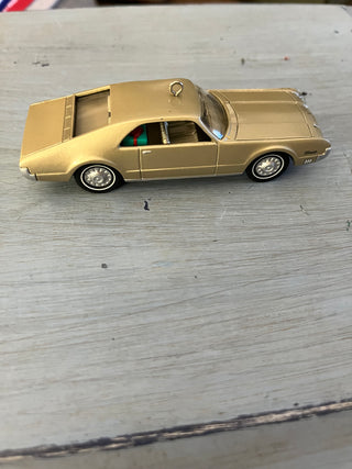 2004 Hallmark Keepsake Ornament  '66 Olds Toronado Coupe