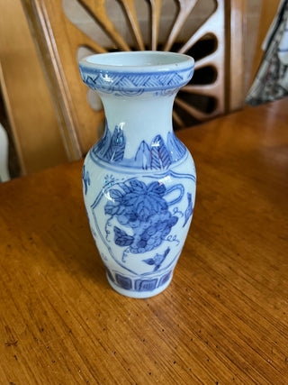 Porcelain Blue and White Chinese Vase RSV