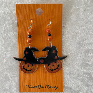 Halloween earrings, pumpkins w/ black hats
