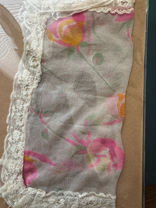 VTG Lace & Rose Handkerchief- 6”
