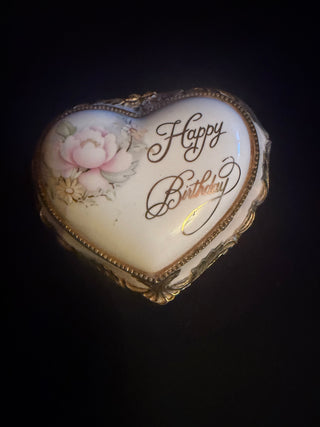Vintage Happy Birthday Heart Shaped Jewelry Music Box  VV