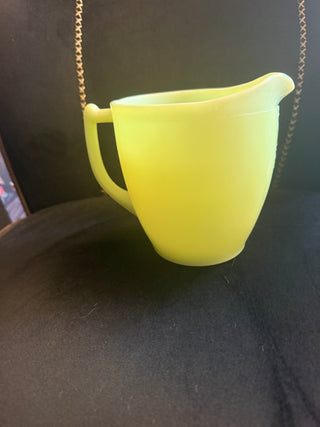 Vintage Jeannette Jadeite approx. 33 ounces / 4 cups Pitcher with Sunflower Base VV