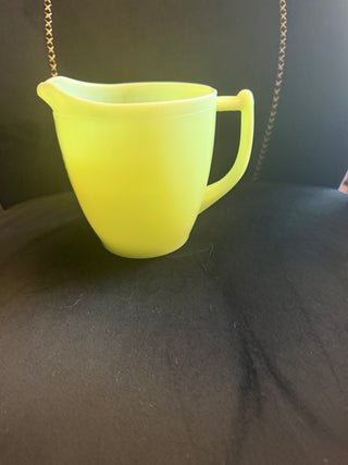 Vintage Jeannette Jadeite approx. 33 ounces / 4 cups Pitcher with Sunflower Base VV