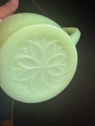Vintage Jeannette Jadeite approx. 33 ounces / 4 cups Pitcher with Sunflower Base VV