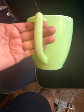 Vintage Jeannette Jadeite approx. 33 ounces / 4 cups Pitcher with Sunflower Base VV