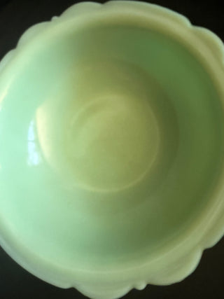 Rare Vintage McKee Jadelite Large 8.5" Serving Bowl Scalloped Edge Glowy Glass VV