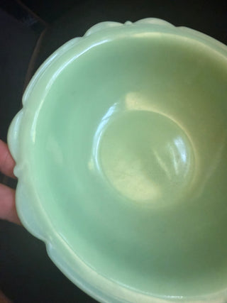 Rare Vintage McKee Jadelite Large 8.5" Serving Bowl Scalloped Edge Glowy Glass VV