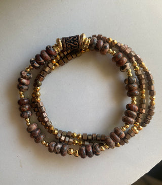 Wood brown/gold beaded stretch bracelets