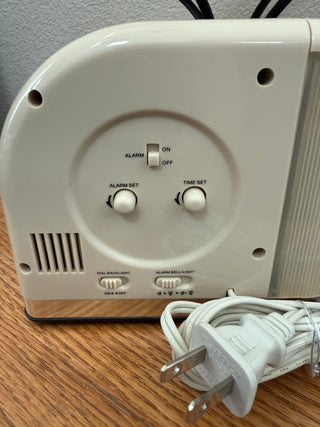 Vintage Big Ben Moon Beam Alarm Clock