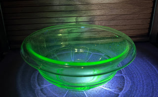Vintage Hazel Atlas Uranium Glass Mixing Bowl (1930)