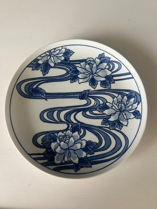 Vintage vandor blue and white plate