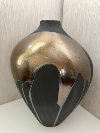 Vintage Haeger Matte Black & Metallic Bronze Volcanic Lava Drip Glaze Art Pottery Vase