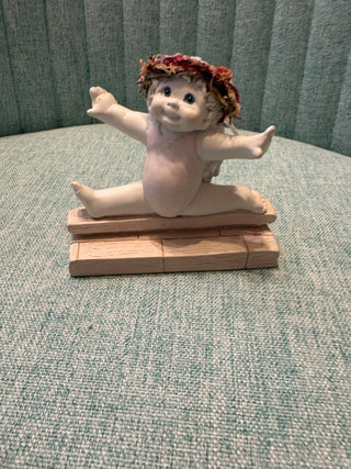 Dreamsicles "Poetry in Motion" Figure