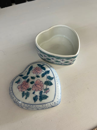 Vintage ceramic floral heart ceramic box