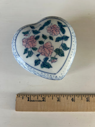 Vintage ceramic floral heart ceramic box