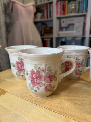 Vintage Floral Ceramic Coffee Mug Set – Set of 4