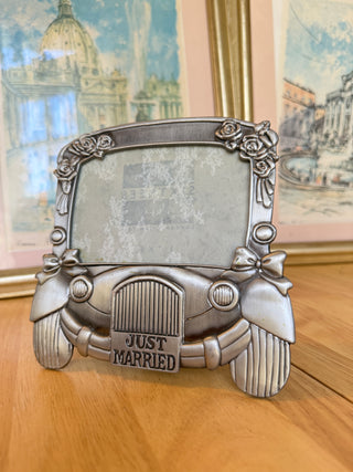 Vintage “Just Married” Car Picture Frame – Silver-Tone Roses & Bows Wedding Decor