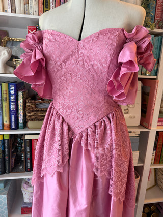 Vintage Pink Lace Party Dress – Dramatic Ruffled Sleeves – Made in USA