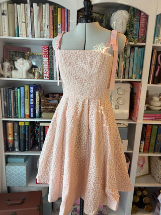 Gal Meets Glam Light Pink Lace Dress | Floral Embroidered Overlay | Bow Tie Straps | Size 4
