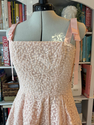 Gal Meets Glam Light Pink Lace Dress | Floral Embroidered Overlay | Bow Tie Straps | Size 4