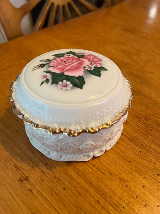 Melodies Musical Trinket Box Plays "Yesterday"