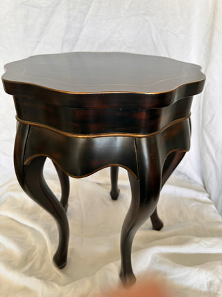Vintage Ethan Allen Black Accent Table – 5-Leg Cabriole Serpentine Side Table (18" x 23")
