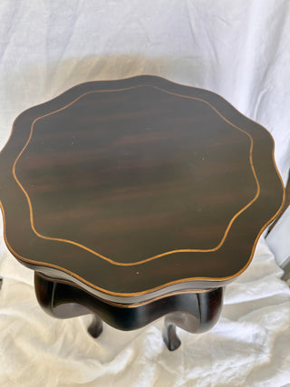 Vintage Ethan Allen Black Accent Table – 5-Leg Cabriole Serpentine Side Table (18" x 23")