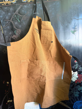 Cake Bread Cellars Apron honey gold VV