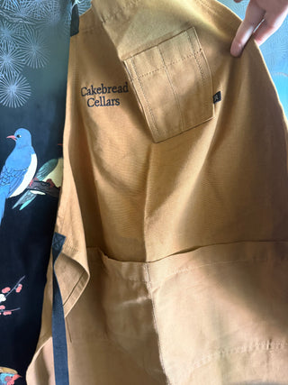 Cake Bread Cellars Apron honey gold VV