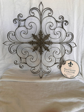 29" Silver-Grey Traditional Metal Scrollwork Medallion Wall Decor